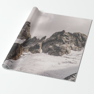 BERG VON SCHNEE BEDECKT GESCHENKPAPIER