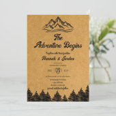 Bergabenteuer beginnt Rustikale Woodsy Hochzeit Einladung (Stehend Vorderseite)