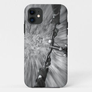Bergabfahren auf einem glatten Abschnitt eines Sin Case-Mate iPhone Hülle