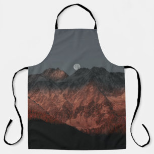 BERGBERGE WÄHREND DER SPEISE SCHÜRZE