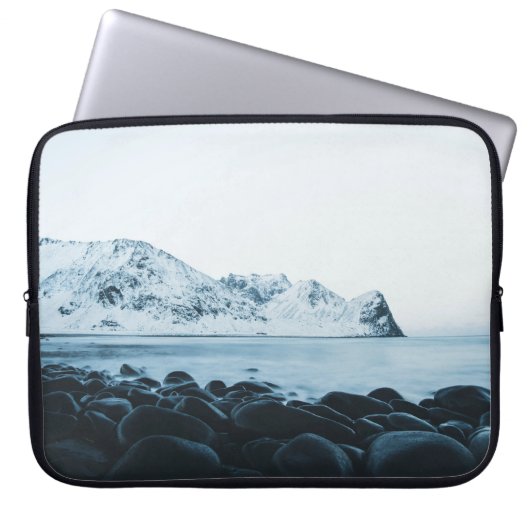 BERGDECKE MIT SCHNEEFOTOGRAFIE LAPTOPSCHUTZHÜLLE (Vorderseite)