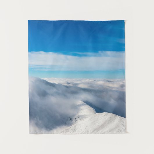 Berge, die aus Wolken hervorgehen Wandteppich (Vorderseite)