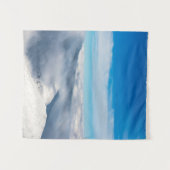 Berge, die aus Wolken hervorgehen Wandteppich (Vorderseite (Horizontal))