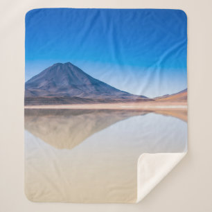 BERGE, DIE SICH AUF WASSER SPIEGELN SHERPADECKE