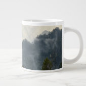 Berge in der Nebst Jumbo-Tasse (Rechts)