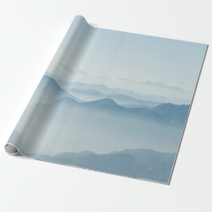 BERGE MIT NEBEL BEDECKT GESCHENKPAPIER