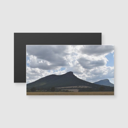 Berge Sturgeon und Abrupt unter dramatischen Wolke Magnetkarte (Vorne/Hinten)