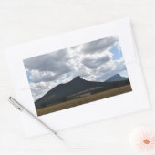 Berge Sturgeon und Abrupt unter dramatischen Wolke Rechteckiger Aufkleber (Umschlag)