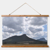 Berge Sturgeon und Abrupt unter dramatischen Wolke Wandteppich Mit Holzrahmen (Vorne)