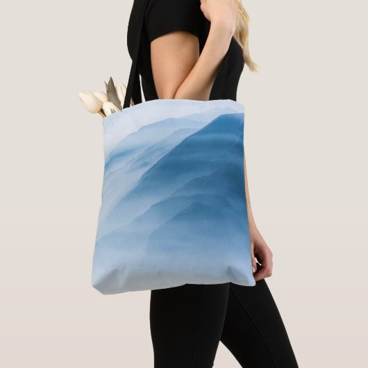 BERGE TASCHE (Von Nahem)