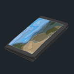 BERGE TRIFOLD GELDBÖRSE<br><div class="desc">Ein helles,  farbenprächtiges abstraktes Design mit Blick auf die Berge,  mit blauem Himmel,  Felsen und Bäumen.</div>