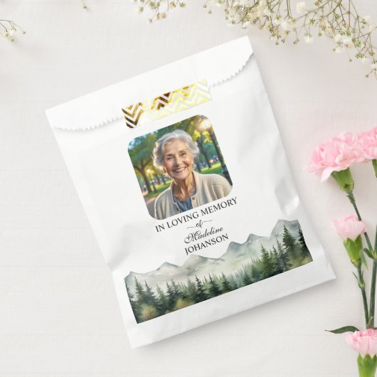 Berge und Bäume Lebensfeier Andenken Geschenktütchen (Versiegelt)