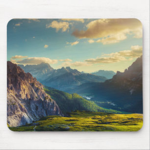 Berge und Tal am Sonnenuntergang Mousepad