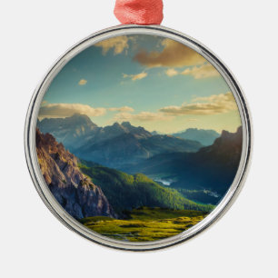 Berge und Tal am Sonnenuntergang Ornament Aus Metall