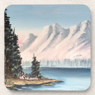 Berge und Untersetzer am See