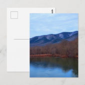 Berge und Winterlandschaft am See Postkarte (Vorne/Hinten)