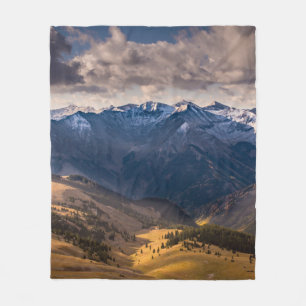 BERGE WÄHREND DES TAGES FLEECEDECKE