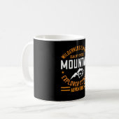 Berge - Wilderness Explorer Outdoor Adventure Kaffeetasse (Vorderseite Links)