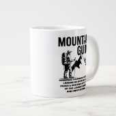 Bergführer-Wanderabenteuer-Grafikdesign Jumbo-Tasse (Vorderseite Rechts)