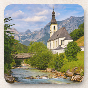 Bergkirche mit Flusslandschaft Getränkeuntersetzer