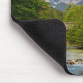 Bergkirche mit Flusslandschaft Mousepad (Ecke)