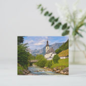 Bergkirche mit Flusslandschaft Postkarte (Stehend Vorderseite)