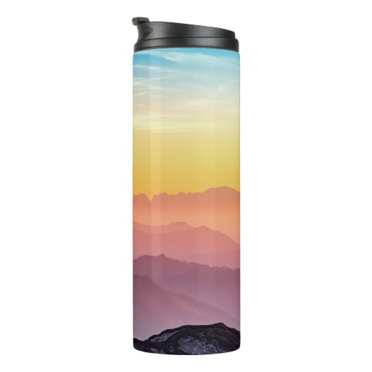 Berglandschaft bei Sonnenuntergang Thermosbecher (Nach rechts gedreht)