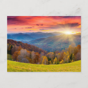 Berglandschaft mit Wald Postkarte