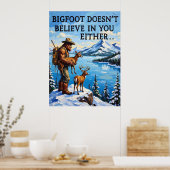 Berglandschaft: Sasquatch und die Fauna Poster (Küche)
