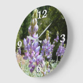 Berglupine bei Yosemite Große Wanduhr (Winkel)