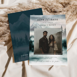 Bergnebel Pinienwald Save the Date Foto Einladung