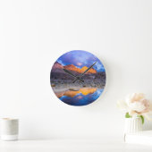 Bergreflexion, Kalifornien Runde Wanduhr (Zuhause)