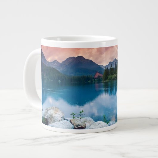 Bergsee im Nationalpark Hohe Tatra 2 Jumbo-Tasse (Vorderseite Links)