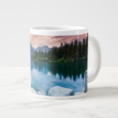 Bergsee im Nationalpark Hohe Tatra 2 Jumbo-Tasse (Vorderseite Rechts)