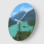 Bergsee-Landschaft in Washington Große Wanduhr (Winkel)