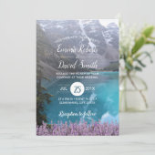 Bergsee Lavender Floral Wedding Einladung (Stehend Vorderseite)