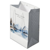 Bergsee Winterschnee Landschaft Hochzeit Mittlere Geschenktüte (Vorderseite Schrägansicht)