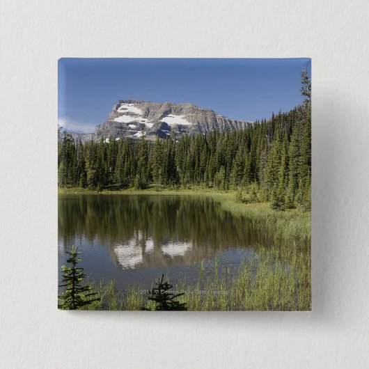 Bergspitze reflektiert in einem See Button (Vorderseite)