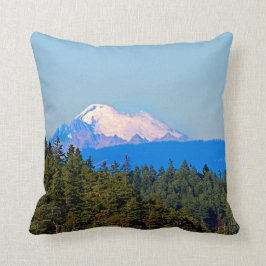 Bergszene, Bäume, Schnee, Evergreens Kissen