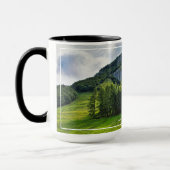 Bergwald mit Kiefern in Norditalien Tasse (Links)