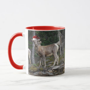 Bergziegen mit Hats des Weihnachtsmanns Tasse