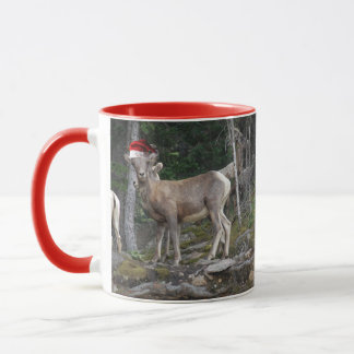 Bergziegen mit Hats des Weihnachtsmanns Tasse