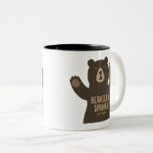 Berkeley Springs West Virginia Peace Bear Zweifarbige Tasse (VorderseiteRechts)