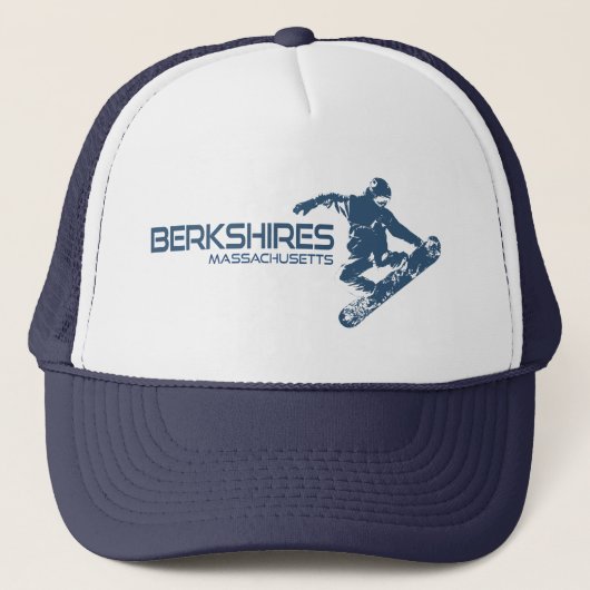 Berkshires Massachusetts Snowboarder Truckerkappe (Vorderseite)