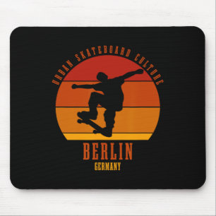 Berlin Deutschland Skateboarder Urne Skateboarding Mousepad