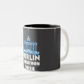 Berlin-Marathon 2024 Zweifarbige Tasse (VorderseiteRechts)