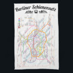 " BERLIN Schienennetz Geschirrtuch ... "<br><div class="desc">Ausführung: BERLIN Schienennetz Küchenhandtuch 40, 6cm x 61cm Peppe jede Küche mit dem neuen BERLIN Schienennetz Geschirrtüchern auf! Diese haltbaren Tücher aus einer Polyester-Mischung. Diese maschinenwaschbaren Geschirrtücher sehen nicht nur toll aus, sie trocknen auch toll und sind lange haltbar! Maße: 40, 6 cm x 61 cm 80% robustes, gewebtes Polyester,...</div>