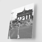 Berlin Wall West Germany 1989 Quadratische Wanduhr (Winkel)