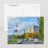 Berliner Fernsehturm und belebte Straße Postkarte (Vorne/Hinten)