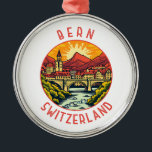 Bern Schweiz Retro Distressed Circle Ornament Aus Metall<br><div class="desc">Berner Retrovektor-Reisedesign. Bern,  die Hauptstadt Stadt der Schweiz,  ist um einen Bach im Aare River gebaut.</div>